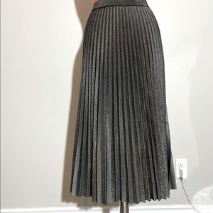 H&M pleated skirt... Size US XL... Colour: gunmetal